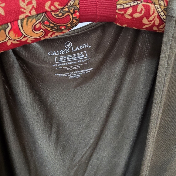 Caden Lane Bamboo Deep Green Maternity Nursing Robe Medium Large XL - Picture 3 of 6